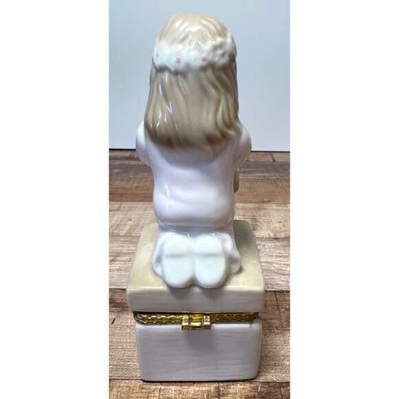 Porcelain Praying Angel Trinket Box With Gold Accents Hinged - Picture 2 of 5